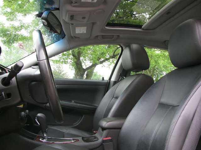 Chevrolet Impala 2010 photo 16